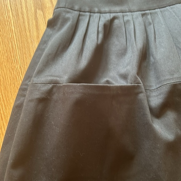 Theory high waisted mini with front pockets and side zipper - Picture 4 of 7